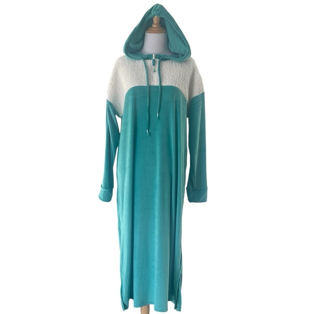 Cuddl Duds Hooded velour pullover robe